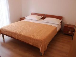 Apartment Bruna - Two Bedroom Apartment with Terrace - Mirce - 9