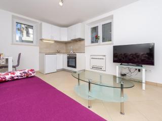 Apartment Pavlina - One Bedroom Apartment with Terrace - 0