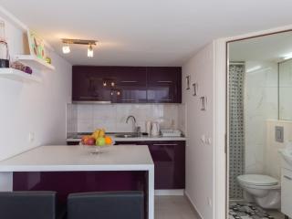 Studio Adriatic View - Studio Apartment with Sea View - 9