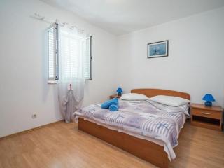 Apartments Batinic - One Bedroom Apartment with Terrace ST - Supetar - 2