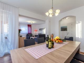 Apartments Palma - Two Bedroom Apartment with Balcony and Sea View Veliki - 3