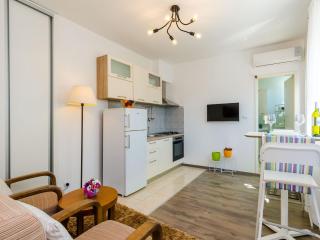 Apartments Knego - One Bedroom Apartment with Balcony and Sea View - Mlini - 7