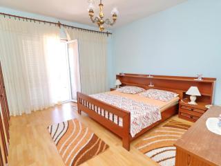 Apartments Peselj-Three Bedroom Apartment with Terrace and Sea View - Smokvica - 2