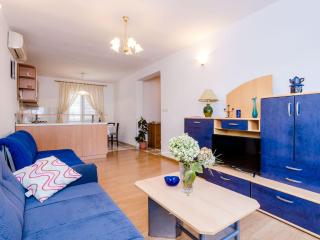 Apartment & Rooms Villa Katarina - One Bedroom Apartment with Terrace and Sea View - Banići - 4