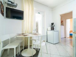 Apartments Nikolina LU - One-Bedroom Apartment with Balcony - Lumbarda - 9
