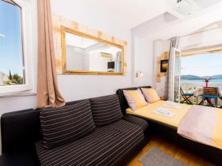 Villa Stil - One Bedroom Apartment with Balcony and Sea View 104 Luxsor - Trogir - 9