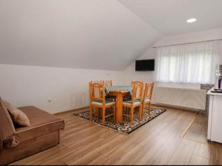 Apartment Josipa- Two-Bedroom Apartment - Rakovica - 8
