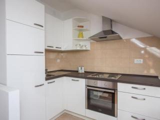 Apartments Nina - One-Bedroom Apartment Ora ac - Orasac - 5