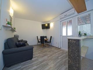 Apartment Alva - Two Bedroom Apartment with Terrace - Splitska - 5
