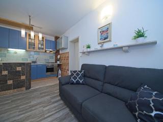 Apartment Alva - Two Bedroom Apartment with Terrace - Splitska - 8