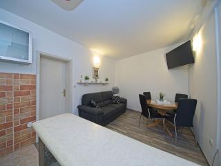 Apartment Alva - Two Bedroom Apartment with Terrace - Splitska - 3
