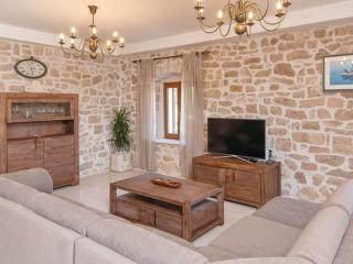 Holiday Home Lovi te-Three Bedroom Holiday Home with Pool and Sea View - Lovište - 7