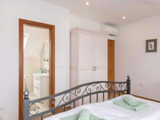 Holiday Home Lovi te-Three Bedroom Holiday Home with Pool and Sea View - Lovište - 3