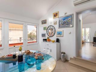 Apartments Subrenum - Comfort Two Bedroom Apartment with Terrace and Sea View A2 - Mlini - 0