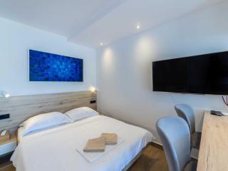 Apartments Ema - Studio Apartment with Sea View - 1