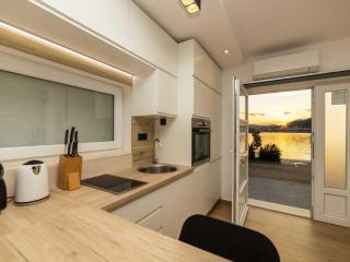 Apartments Ema - Studio Apartment with Sea View - 5