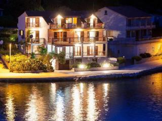 Apartments Malo Lago - One-Bedroom Apartment with Balcony and Sea View - 2nd floor Apartment 5 - 4
