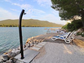 Apartments More & Ja - One Bedroom Apartment with Terrace and Sea View 1 istok - Ston - 4