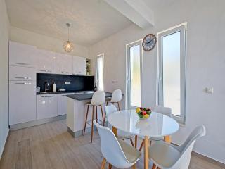 Apartments Grljevi - One Bedroom Apartment with Balcony and Sea View A4 - 0