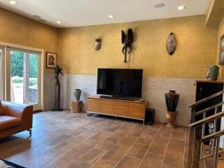 STAFFORD ESTATE in Charming Gladwyne - - 1