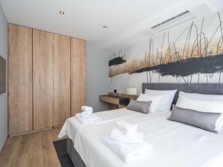 Apartments Villa Royale - Luxury One Bedroom Apartment with Terrace - 2