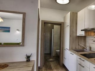 Apartments Victoria - One Bedroom Apartment with Terrace and Sea View A1 - Pakoštane - 4