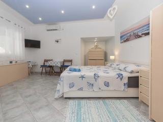 Apartment Brajki-Three Bedroom Apartment with Balcony and Sea View - Stanići - 2
