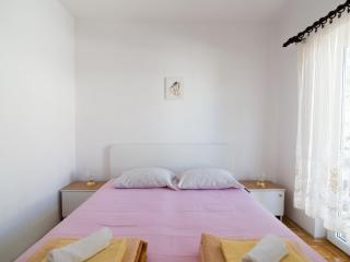 Apartments Pinija - Standard Two Bedroom Apartment with Terraces A2 - ST - Supetar - 3