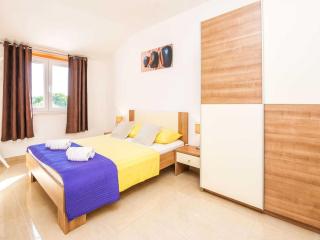 Holiday Home Marinela - Four Bedroom Holiday Home with Swimming Pool - Vodice - 5