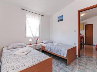 Apartments Hak - One Bedroom Apartment with Balcony - Vir - 4