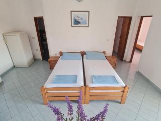 Apartments Robi - Two Bedroom with Terrace - Vir - 3