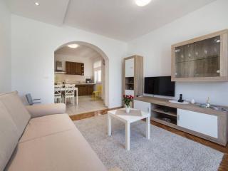 Apartments Ema-Two Bedroom Apartment with Sea View Perla - 7