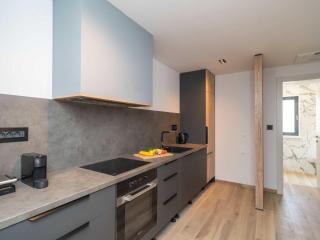 Apartments Villa Royale - Premium One Bedroom Apartment with Sea View - 2