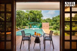 StayVista at FarmVille with Mountain View, Pool - Alībāg - 2
