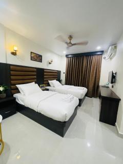Hotel Classic Inn - Bokajān - 1