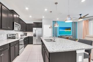 Last Minute Disney Getaway! Private Pool, Hot Tub & Games Room. Book Now! #70067 - Davenport - 1