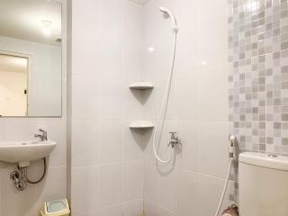 Classic 2BR at 7th Floor Tokyo Riverside PIK 2 Apartment By Travelio - Rawalembang - 6