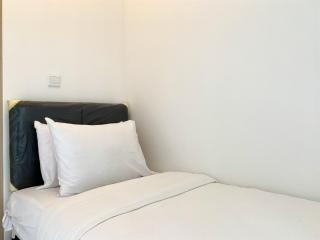 Classic 2BR at 7th Floor Tokyo Riverside PIK 2 Apartment By Travelio - Rawalembang - 4