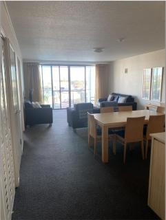 Pool View Retreat - Ballina - 7