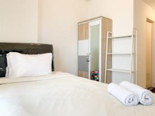 Simply Look and Homey Studio at Tokyo Riverside PIK 2 Apartment By Travelio - Rawalembang - 0