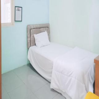 Acintyya Homestay Syariah RedPartner - Karawang - 4