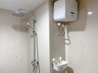 Good Choice and Cozy Studio Gateway Park LRT City Bekasi Apartment By Travelio - Jakarta - 4