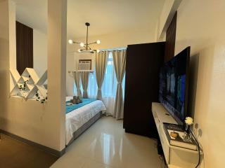 Your perfect retreat in Stamford! Enjoy our stylish, fully furnished studio just steps away from the vibrant Venice Mall - Manila - 0