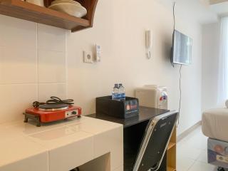 Comfy Living Studio at Tokyo Riverside PIK 2 Apartment By Travelio - Rawalembang - 6
