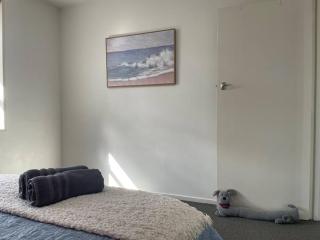 Cosy And Stylish Single Level 2 Bed Home Near CBD - Linwood - 9