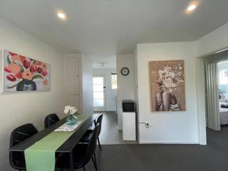 Cosy And Stylish Single Level 2 Bed Home Near CBD - Linwood - 8