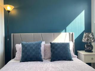 Cosy And Stylish Single Level 2 Bed Home Near CBD - Linwood - 2