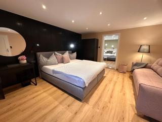 Alba Apartments - 1