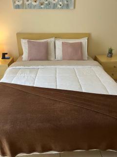Cozy Room with Private Bathroom and Balcony Views - 5