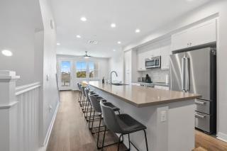 O'side Oasis 4-Bed, 4-Bath Home - Oceanside - 9